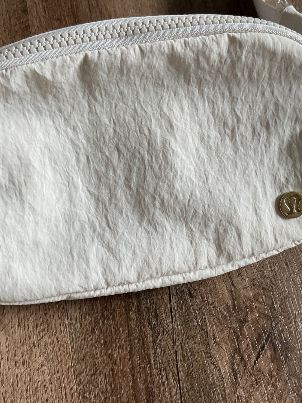 Lululemon Everywhere Belt Bag White Cream With Logo Strap Chest LU9BG1S NEW - Picture 9 of 13